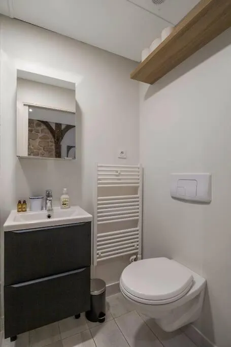 Apartment Typical Parisian Studio In Le Marais#4 Pers France