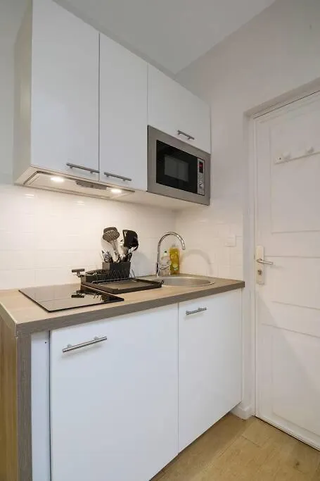 Typical Parisian Studio In Le Marais#4 Pers Paris
