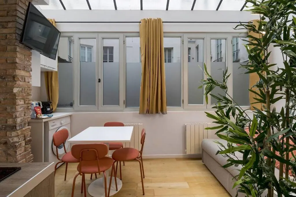 Typical Parisian Studio In Le Marais#4 Pers 0*, Paris