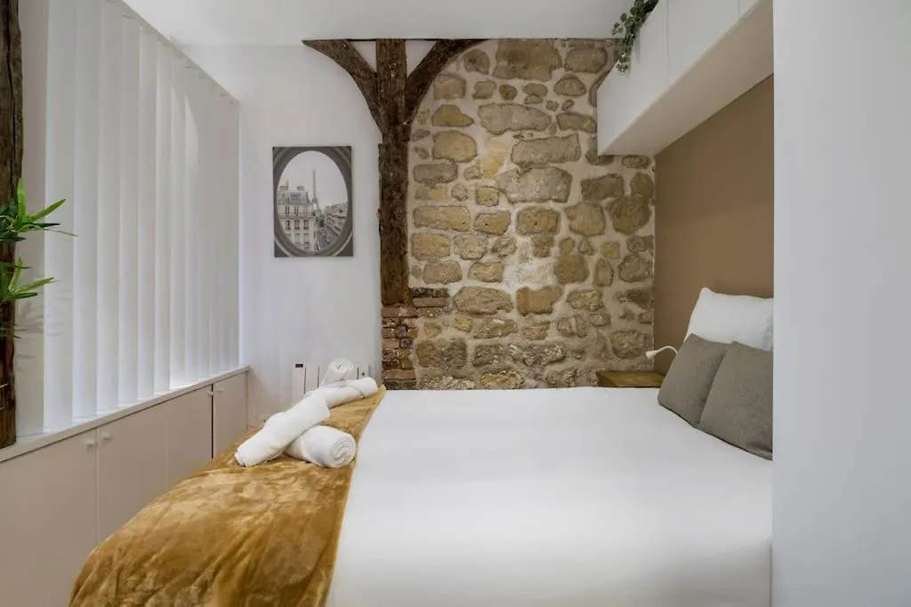Apartment Typical Parisian Studio In Le Marais#4 Pers